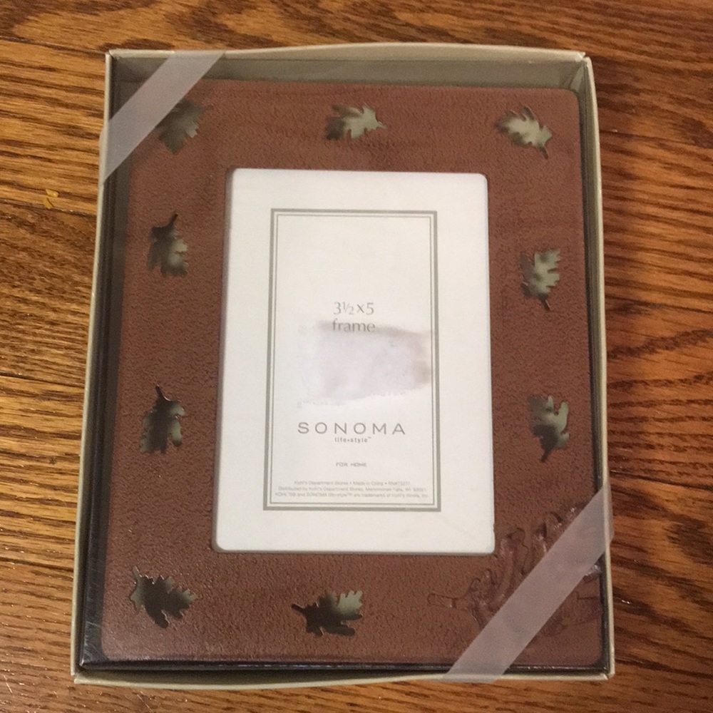 Never opened Sonoma leaf picture frame 31/2 x 5